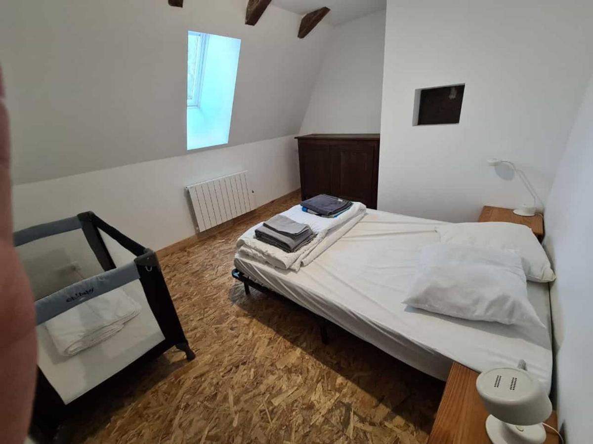 Maison Typique Auvergnate, Piscine Et Four A Pain Saint-Christophe-Les-Gorges ภายนอก รูปภาพ